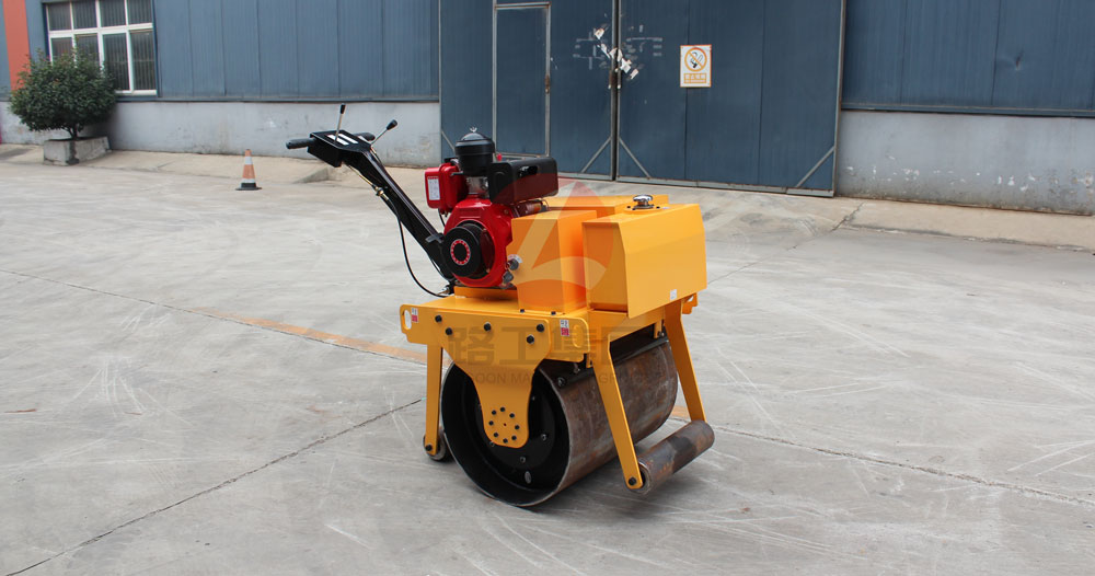 小型壓路機(jī) 小型壓路機(jī)